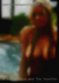 I'm submissive and in the Houston area always horny.