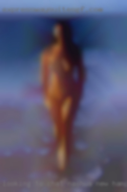 Looking to chat Nashua, New Hampshire with a Female.