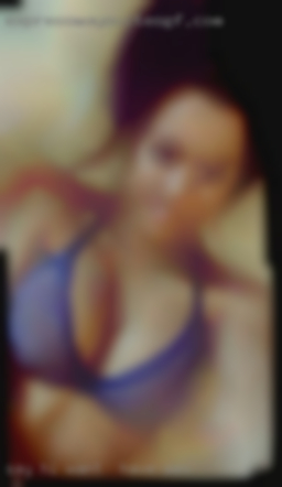 Say hi  if any of want to have sex that catches your eye!